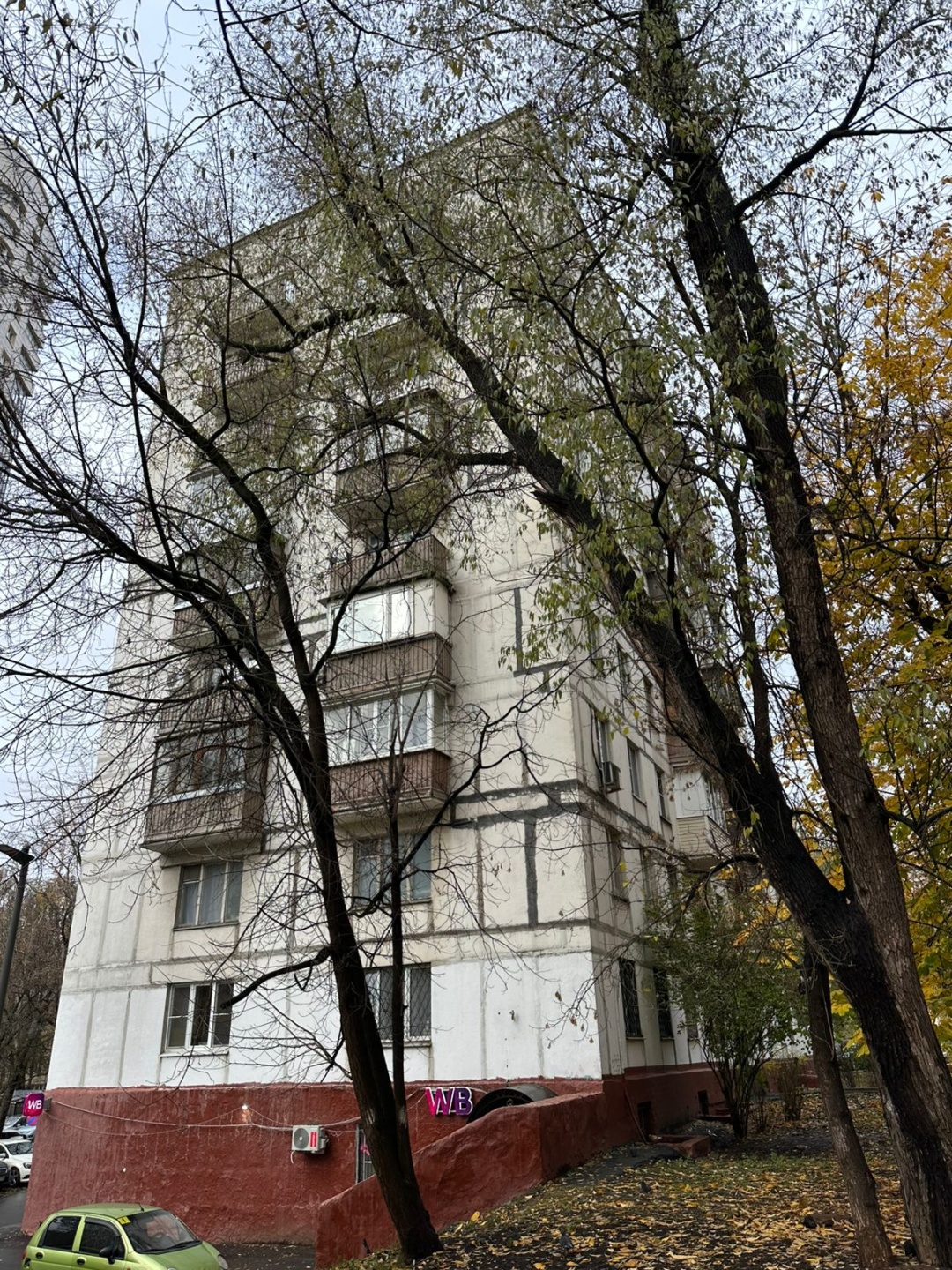 Свободная продажа ! Квартира под ремонт .Без долгов и обременений. Полная стоимость в ДКП , физически и юридически свободна . Документы готовы к сделке. Видео пришлю .Не упустите шанс выгодного приобретения . 