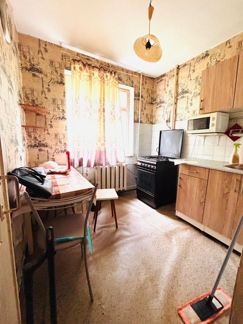 Продается, уютная квартира со всеми удобствами! 
Рядом  возле дома, полноценная инфраструктура. 
Школа , детские сад, магазины, кафе и прочее!
Один  собственник! Документы готовы к сделке! Го