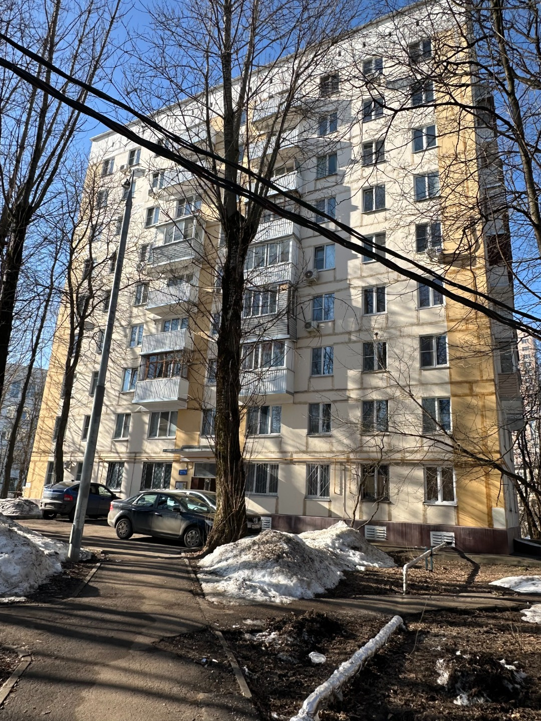 Продается прекрасная квартира , с отличным местоположением 2 минуты от метро пешком, как для жизни так и для сдачи .  Свободная продажа ,без прописанных , без долгов , 1 собственник . Документы готовы к сделке быстрый выход .  Звоните, уважаемые покупатели и коллеги.