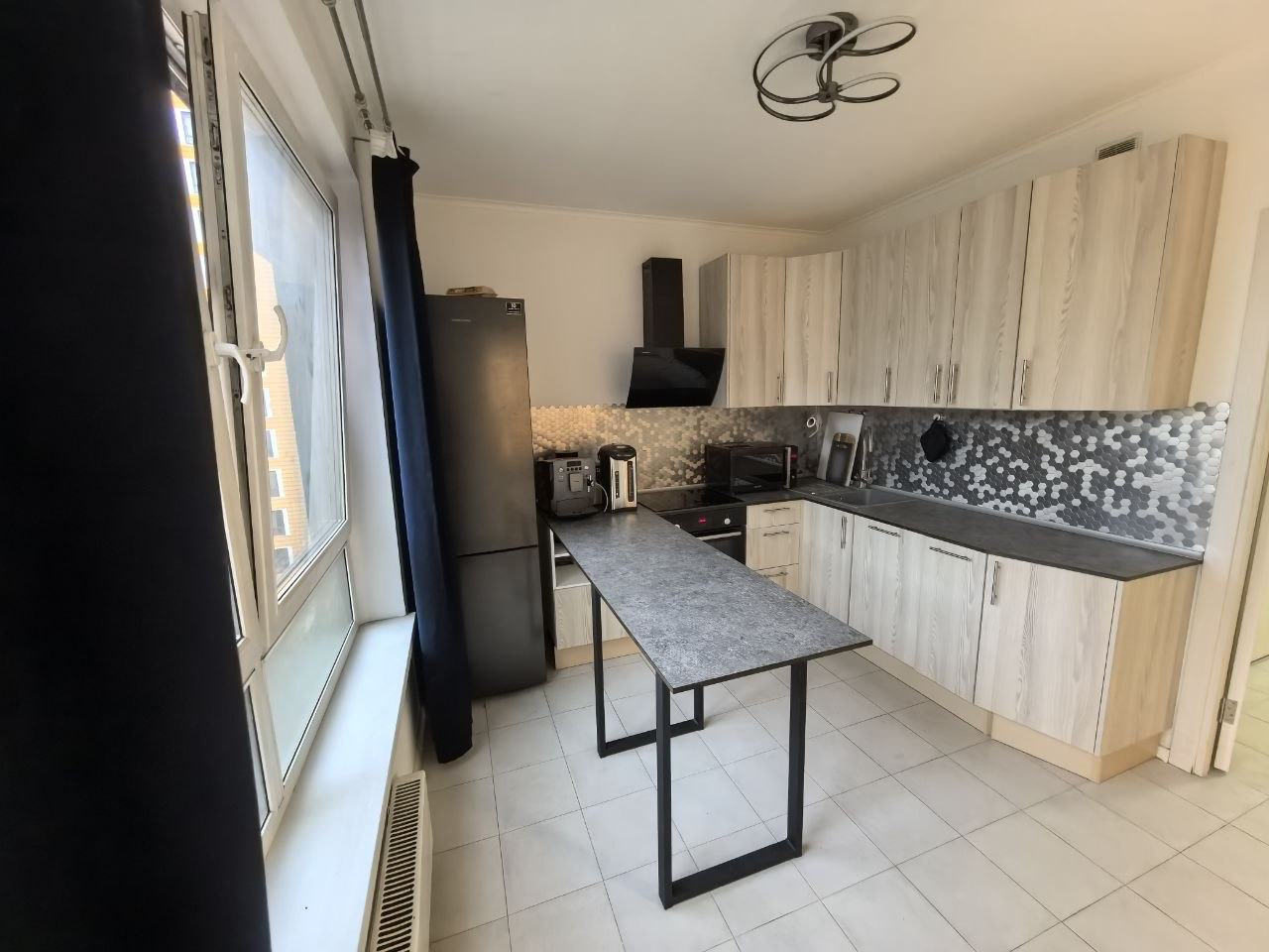 Срочная ,свободная продажа ! 
ПРОПИСКА Москва. Прекрасная квартира. Готова к продаже. 1 собственник, полная стоимость в договоре , не единственное жильё . Без обременений. Без долгов. Прописанных нет.
Отличная транспортная доступность - в 10 мин пешком расположена станция метро Саларьево .
-развитый